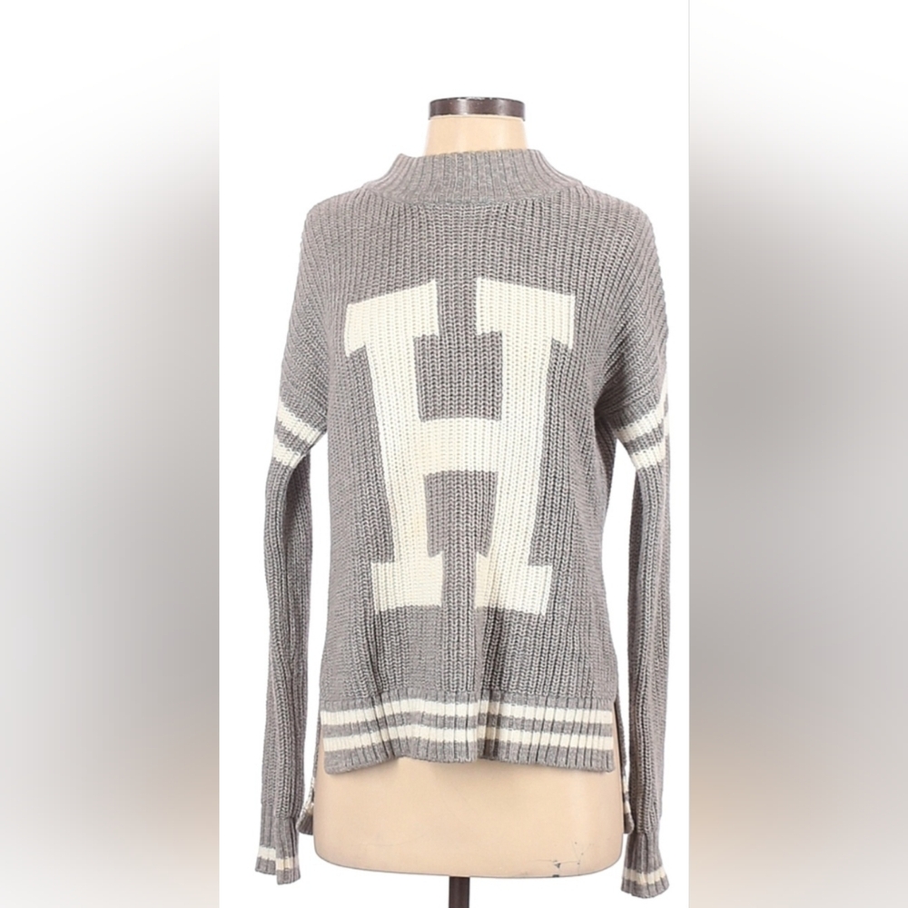 Hollister Varsity H Style Gray and White Sweater. Size M